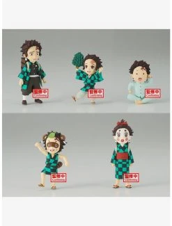 Boxlunch Demon Slayer: Kimetsu No Yaiba World Collectible Figure Tanjiro Kamado Blind Box Figure